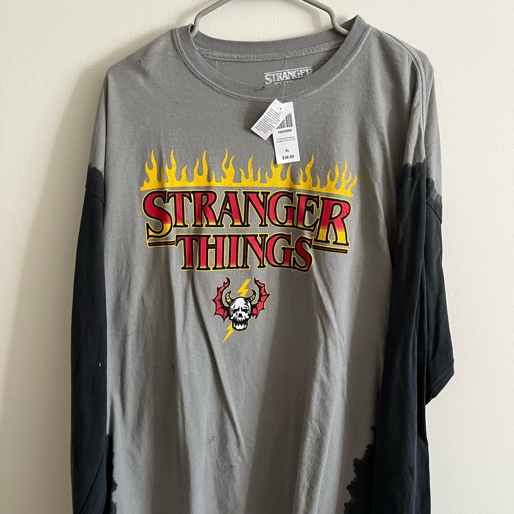 Stranger Things Hellfire club tshirt NWT